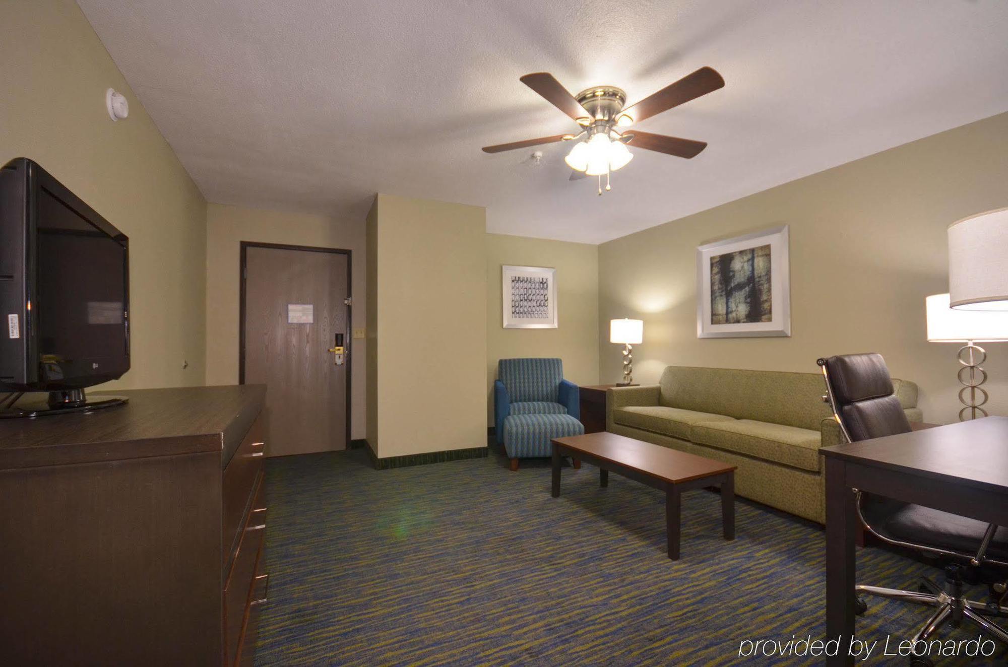 Holiday Inn Express & Suites Fayetteville University Of Arkansas Area By Ihg Εξωτερικό φωτογραφία