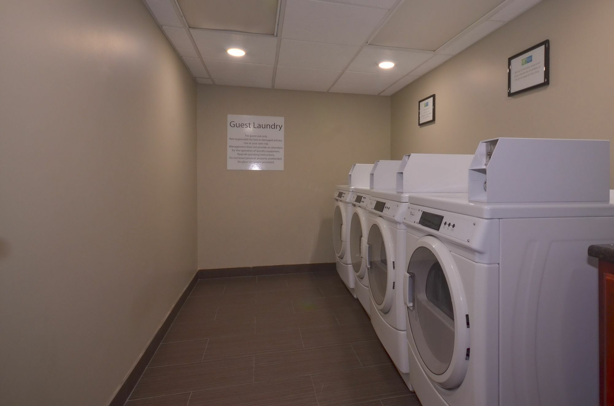 Holiday Inn Express & Suites Fayetteville University Of Arkansas Area By Ihg Εξωτερικό φωτογραφία